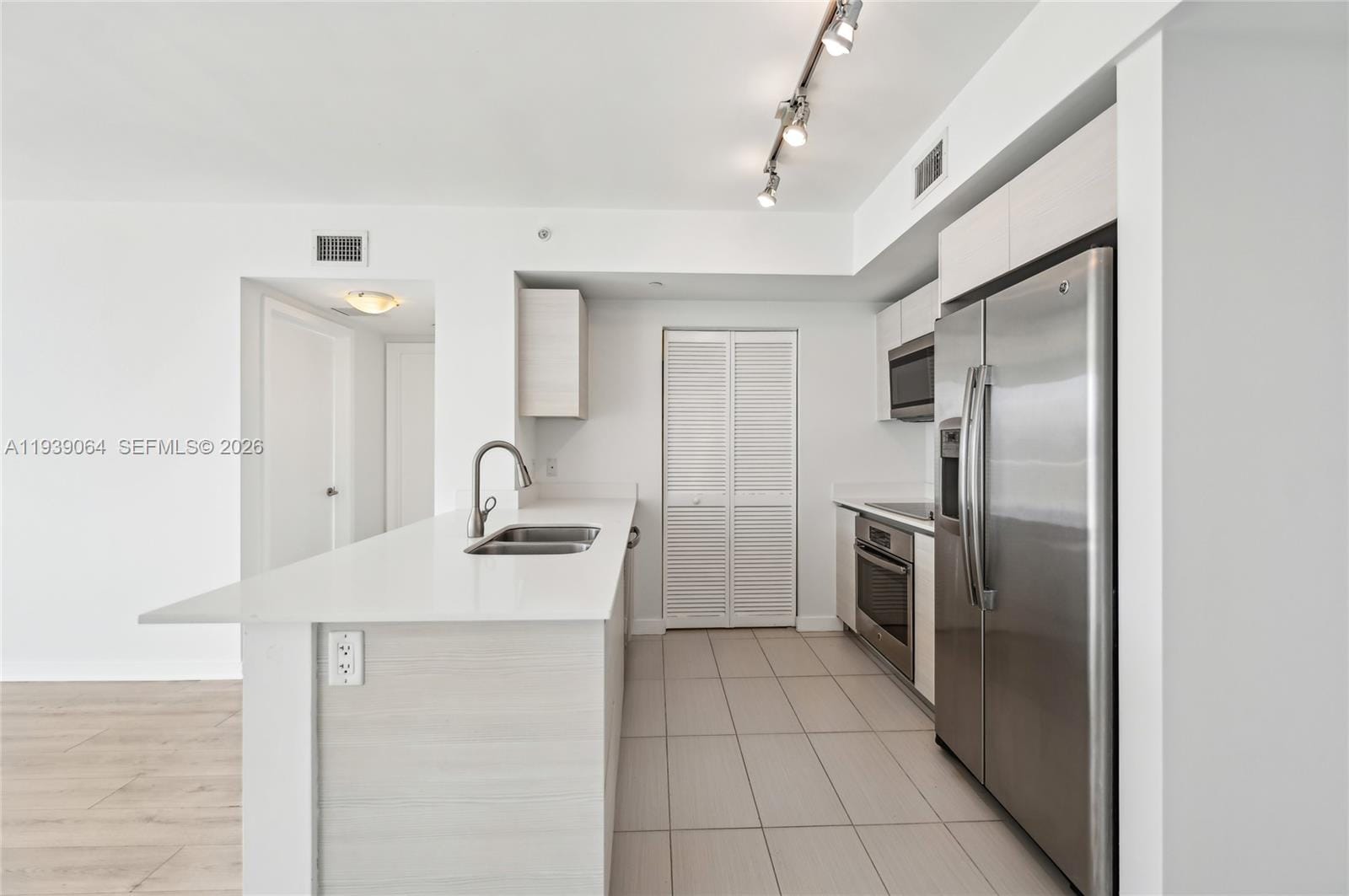 4250 Biscayne Boulevard 1516 — photo 10