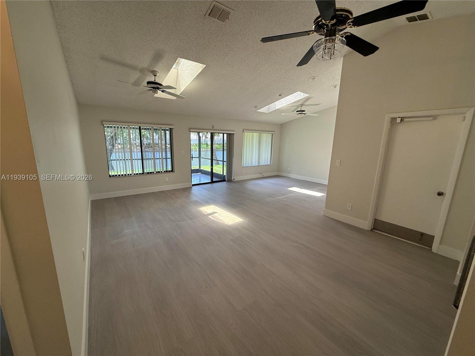 7808 NW 60th Street — photo 3