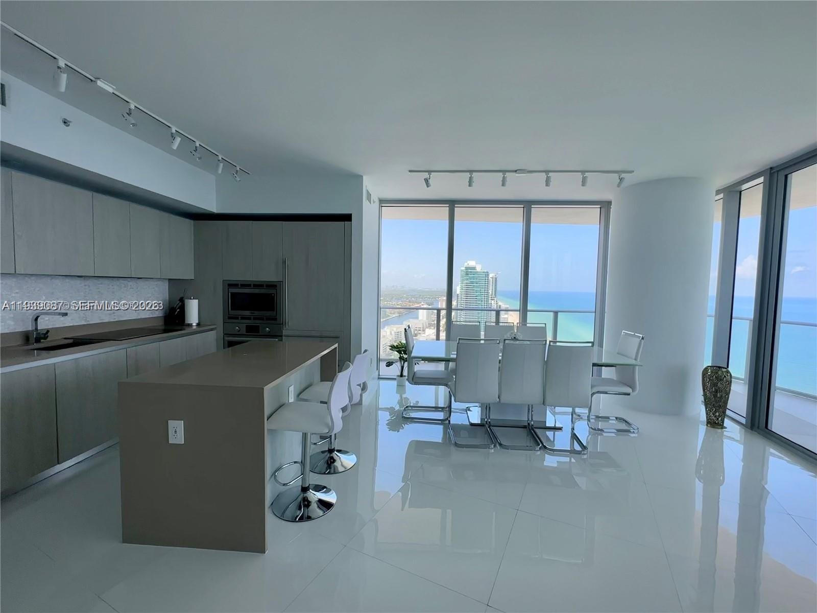 4111 S Ocean Drive 2902 — photo 2