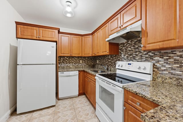 490 NW 20th Street 316, sold in Casa Del Rio Condo, Boca Raton, FL