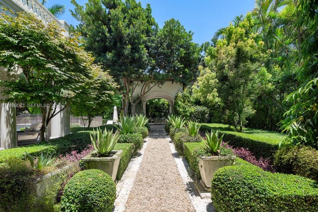 7275 Old Cutler Road, Coral Gables, FL 33143