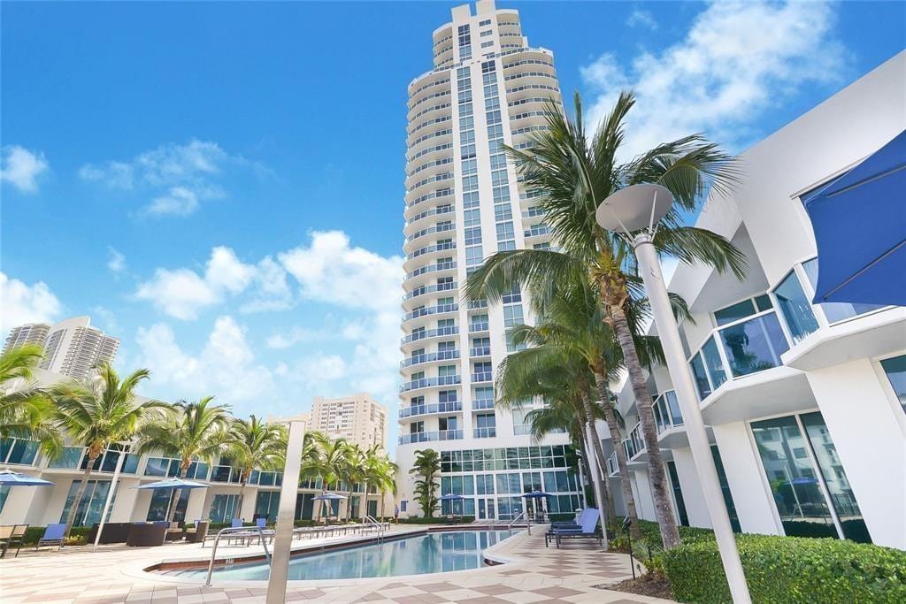 1945 S Ocean Drive 910, Hallandale Beach, FL 33009 photo 4