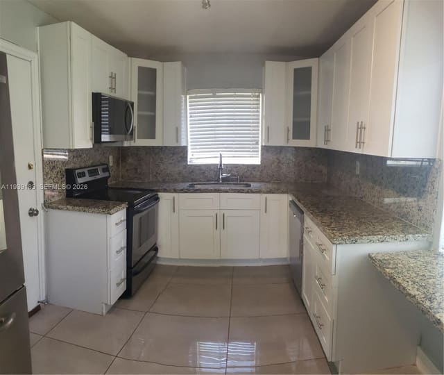 1450 NE 191st Street 201, Miami, FL 33179