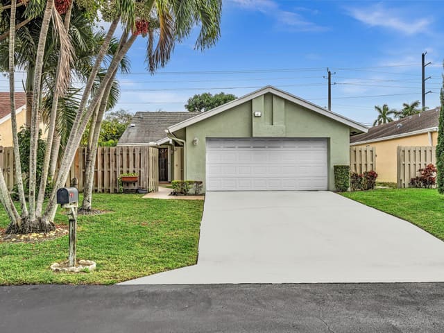1045 NW 18th Avenue, sold in Rainberry Lake, Delray Beach, FL