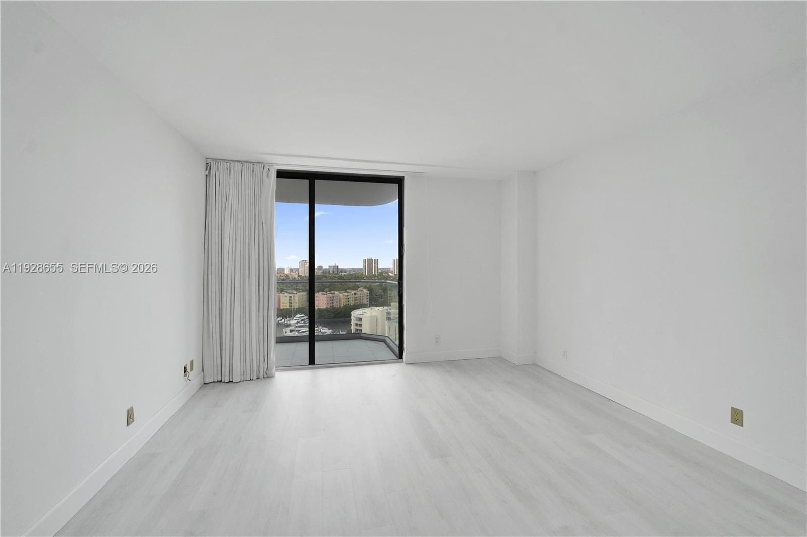 19707 Turnberry Way 16C, Aventura, FL 33180 photo 30