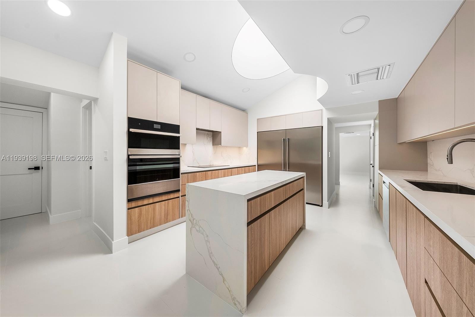 7540 Los Pinos Boulevard — photo 3