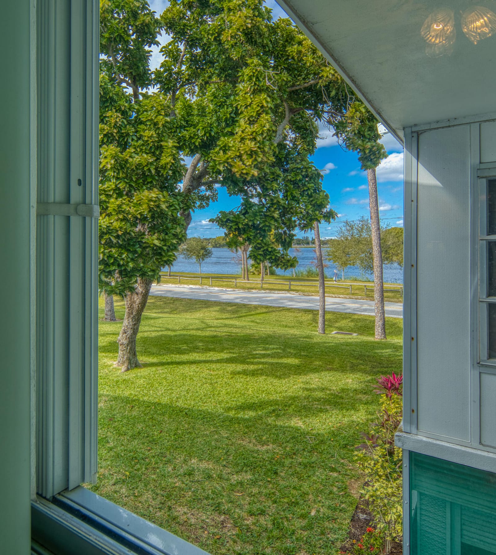 2004 Lake Osborne Drive 14, Lake Worth Beach, FL 33461 photo 13