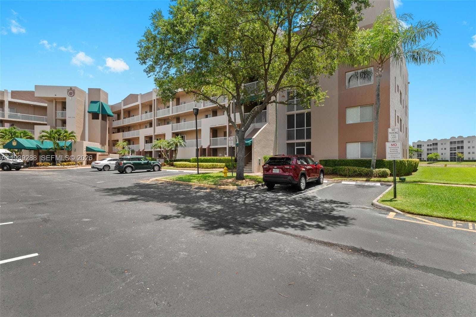 7592 Granville Drive 411, Tamarac, FL 33321