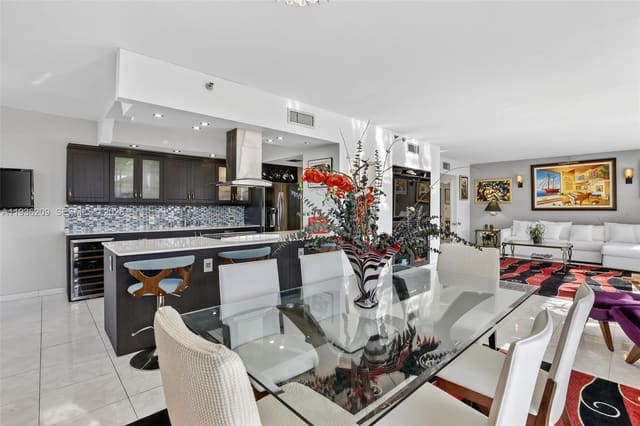 20281 E Country Club Drive 201, Hamptons West, Aventura, FL