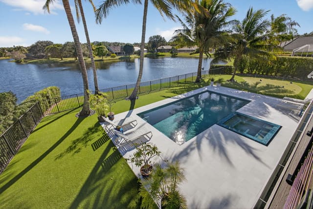 18145 SE Heritage Drive, Tequesta, FL 33469