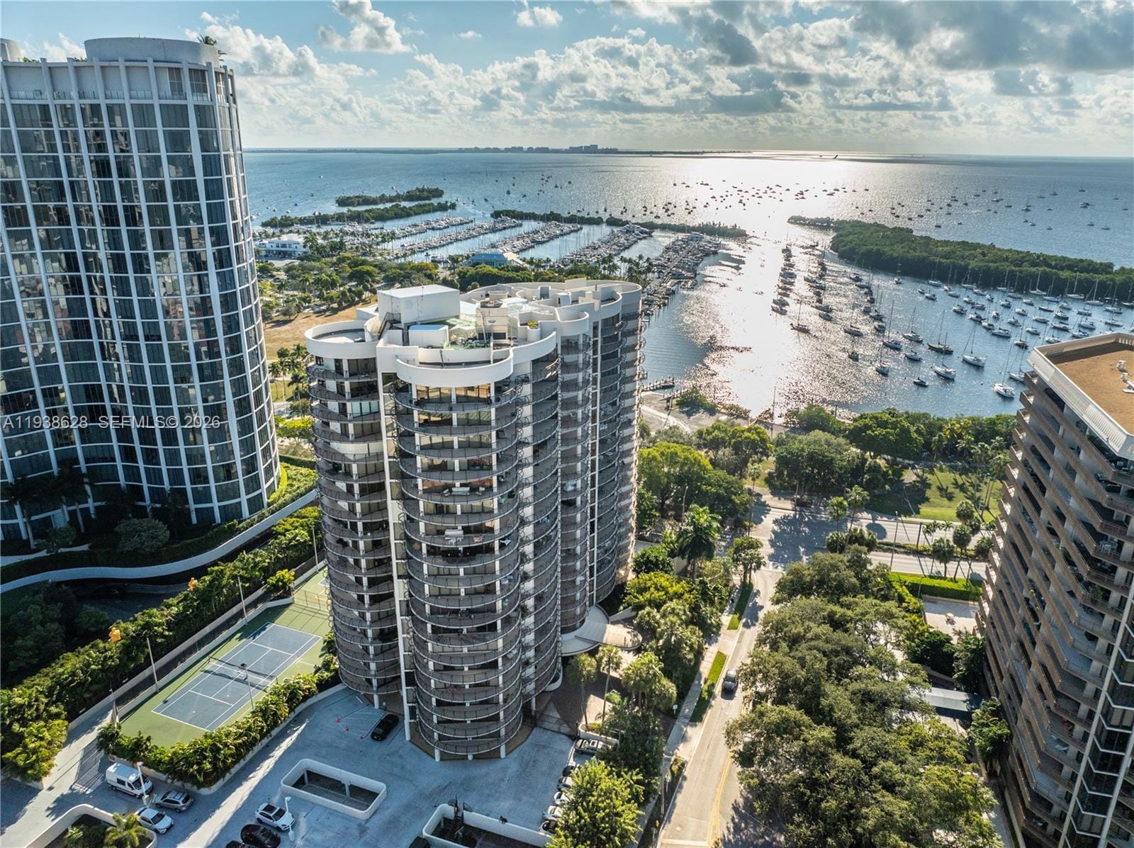 2843 S Bayshore Drive 6B — photo 2