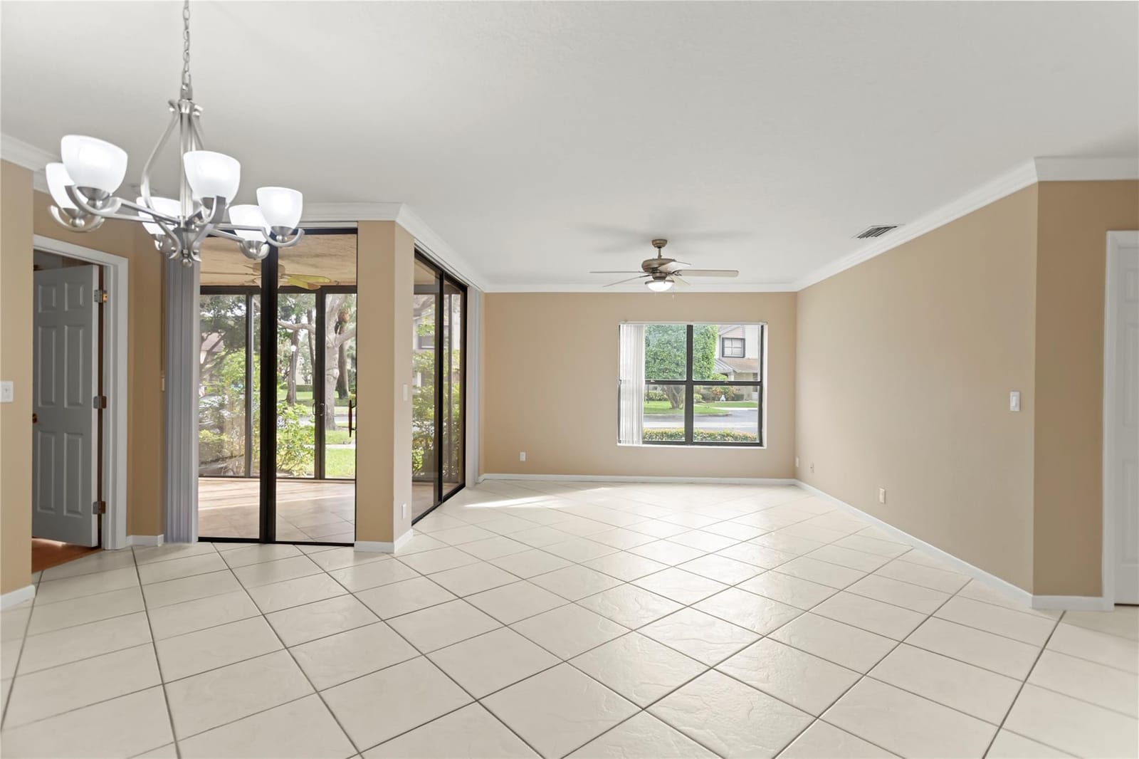 4498 Carambola Circle 27303 — photo 12