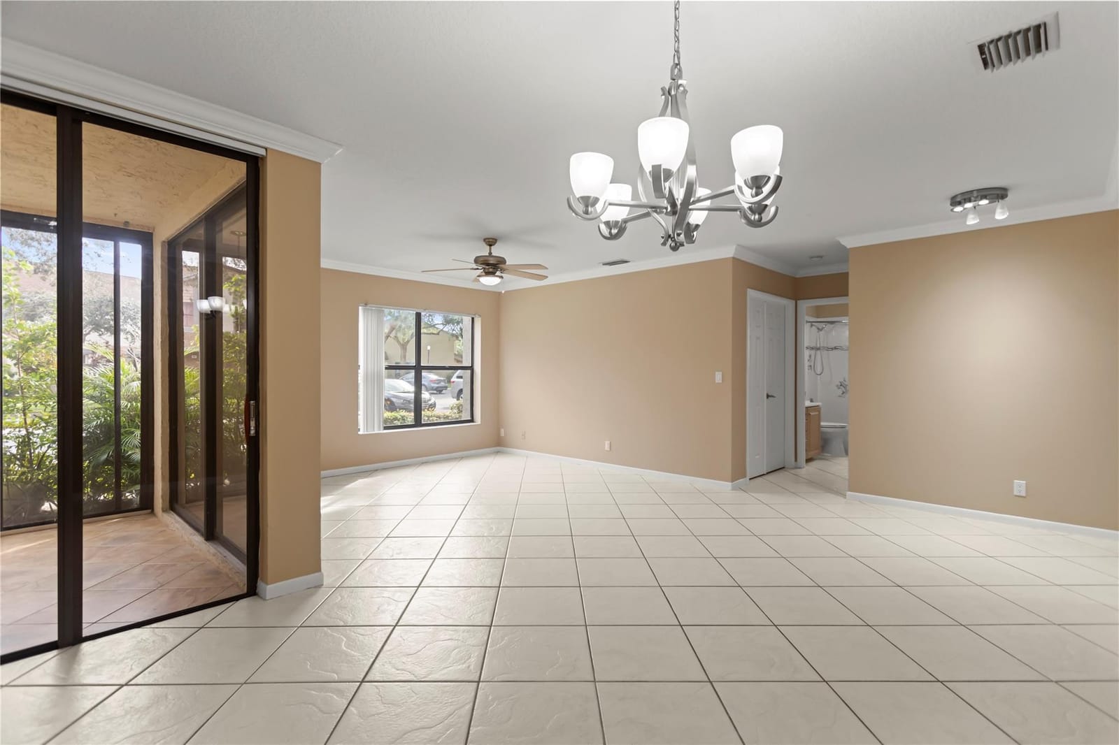 4498 Carambola Circle 27303 — photo 6