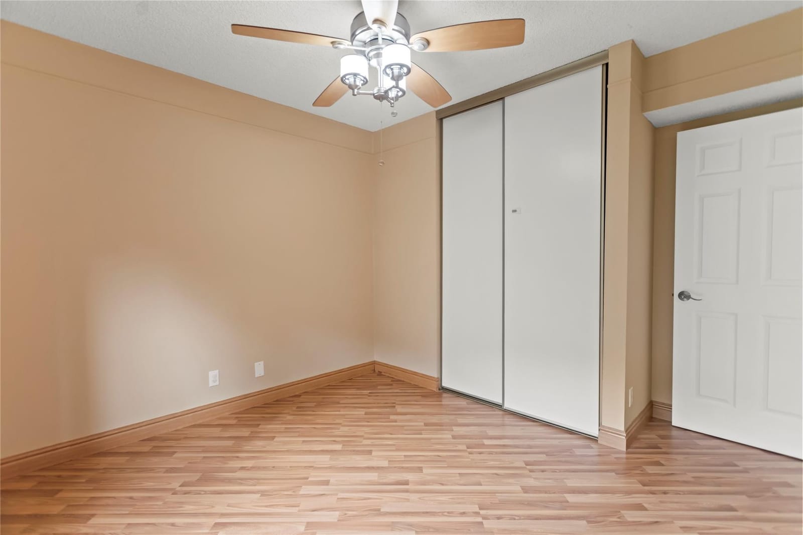4498 Carambola Circle 27303 — photo 8