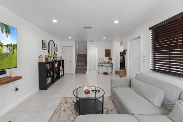 13278 SW 114th Terrace 13278, sold in Host Crossings, Miami, FL