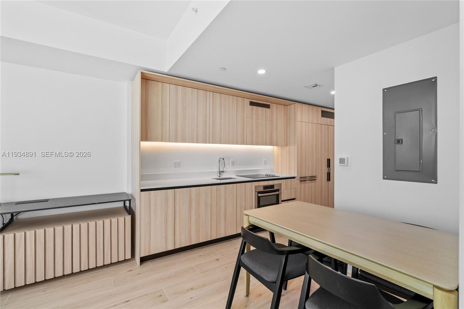 225 N Miami Avenue 1405 — photo 11