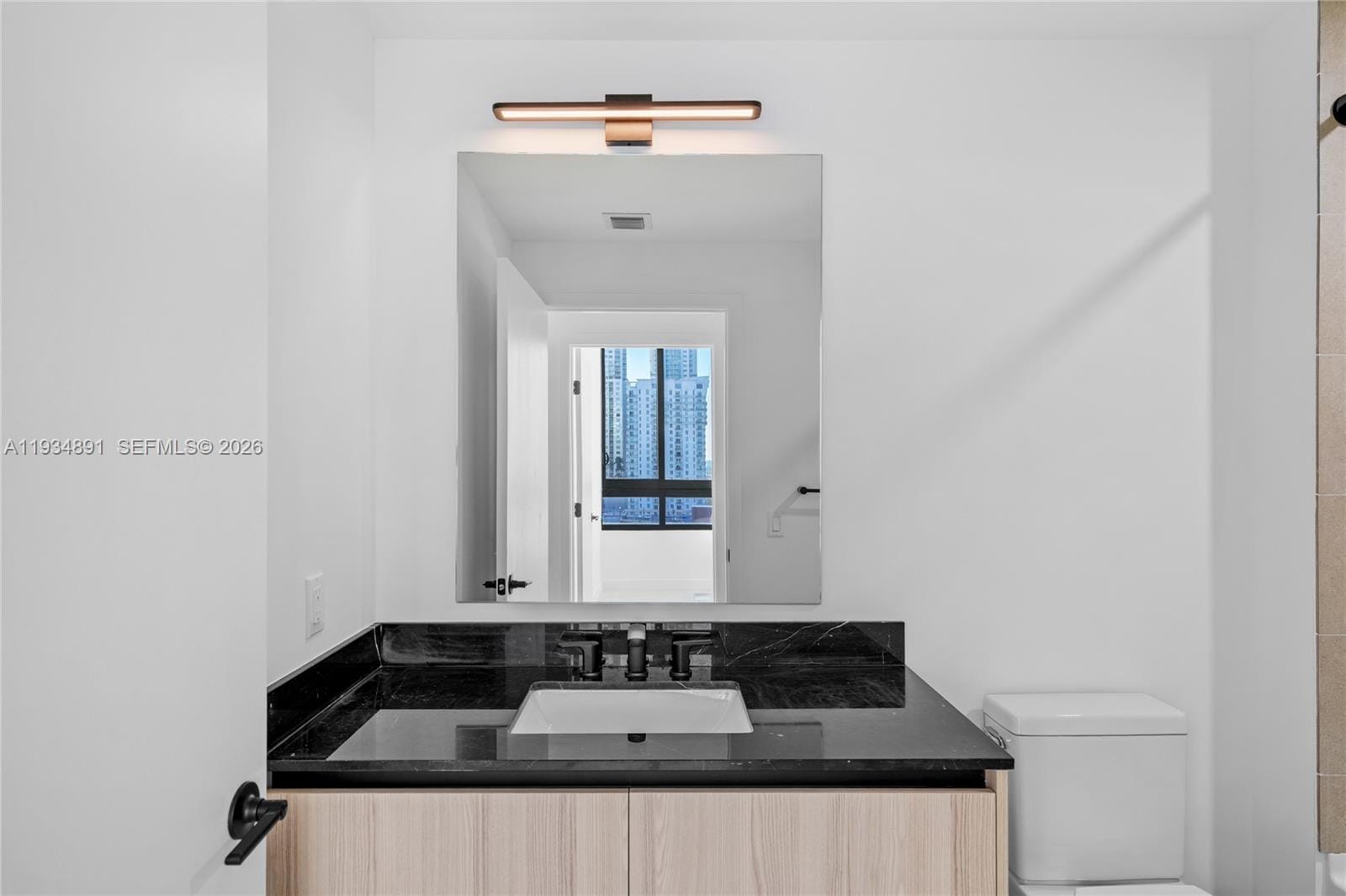 225 N Miami Avenue 1405, Miami, FL 33132 photo 18