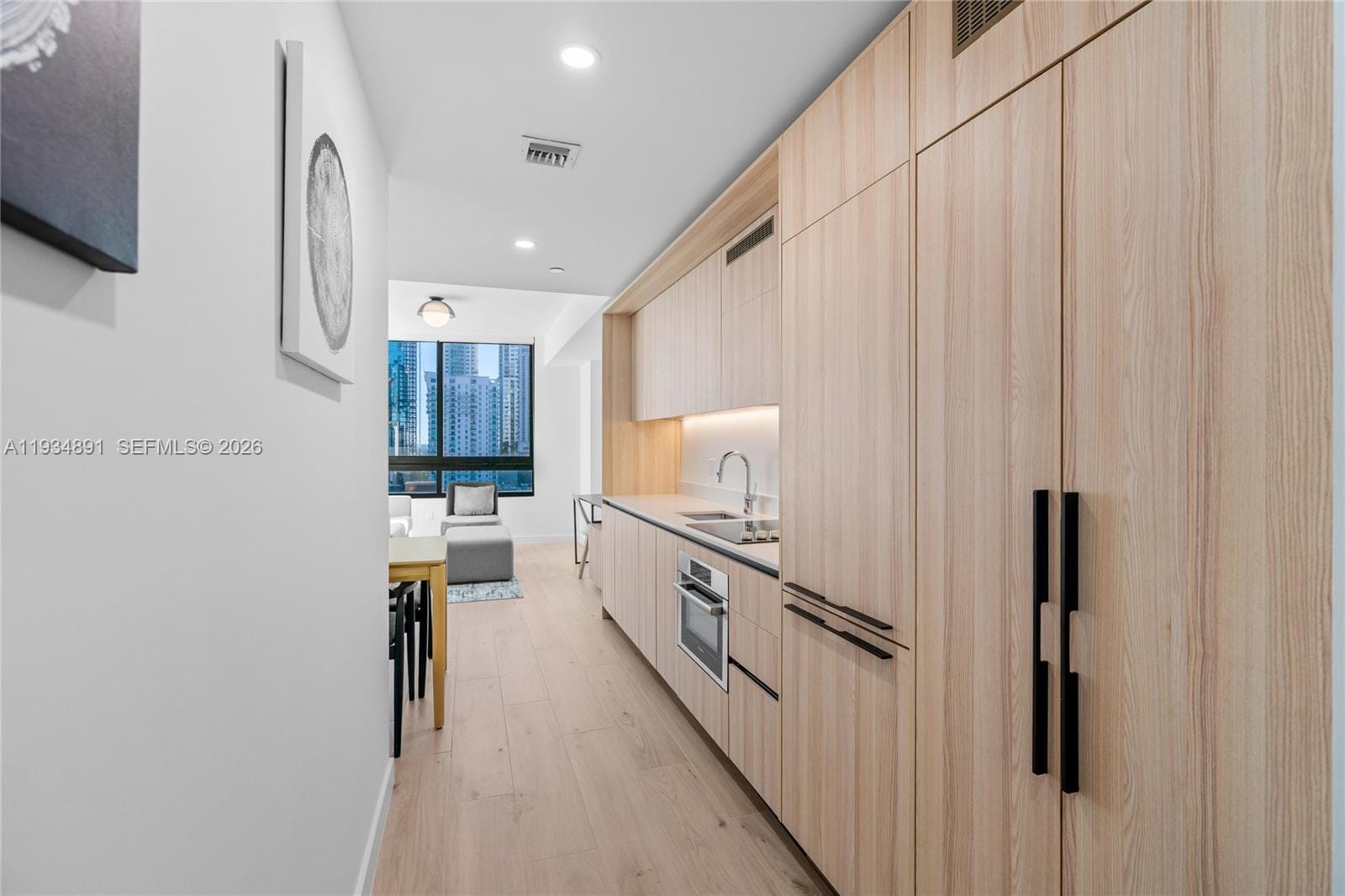 225 N Miami Avenue 1405 — photo 8
