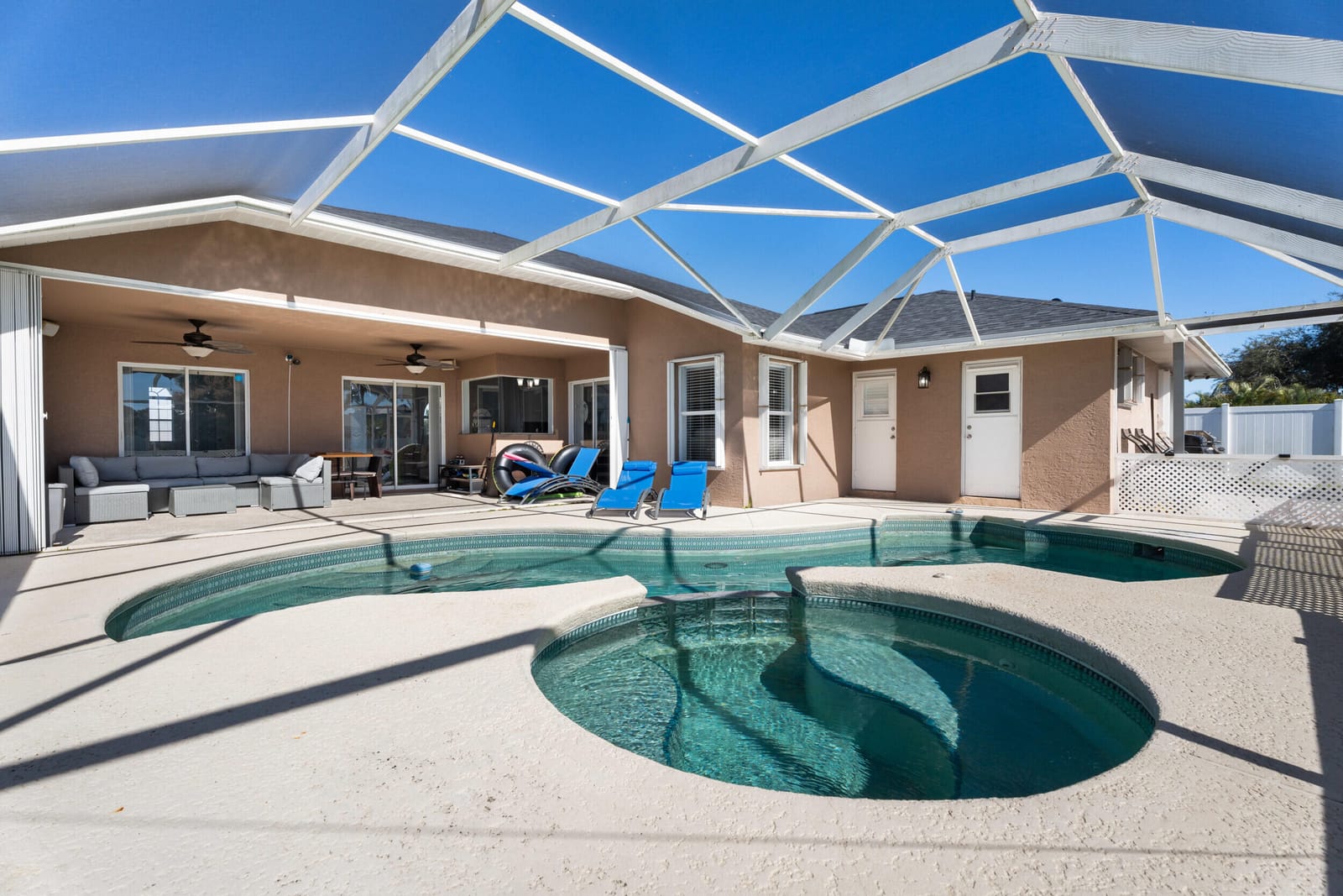 6024 NW Favian Avenue, Port St. Lucie, FL 34986