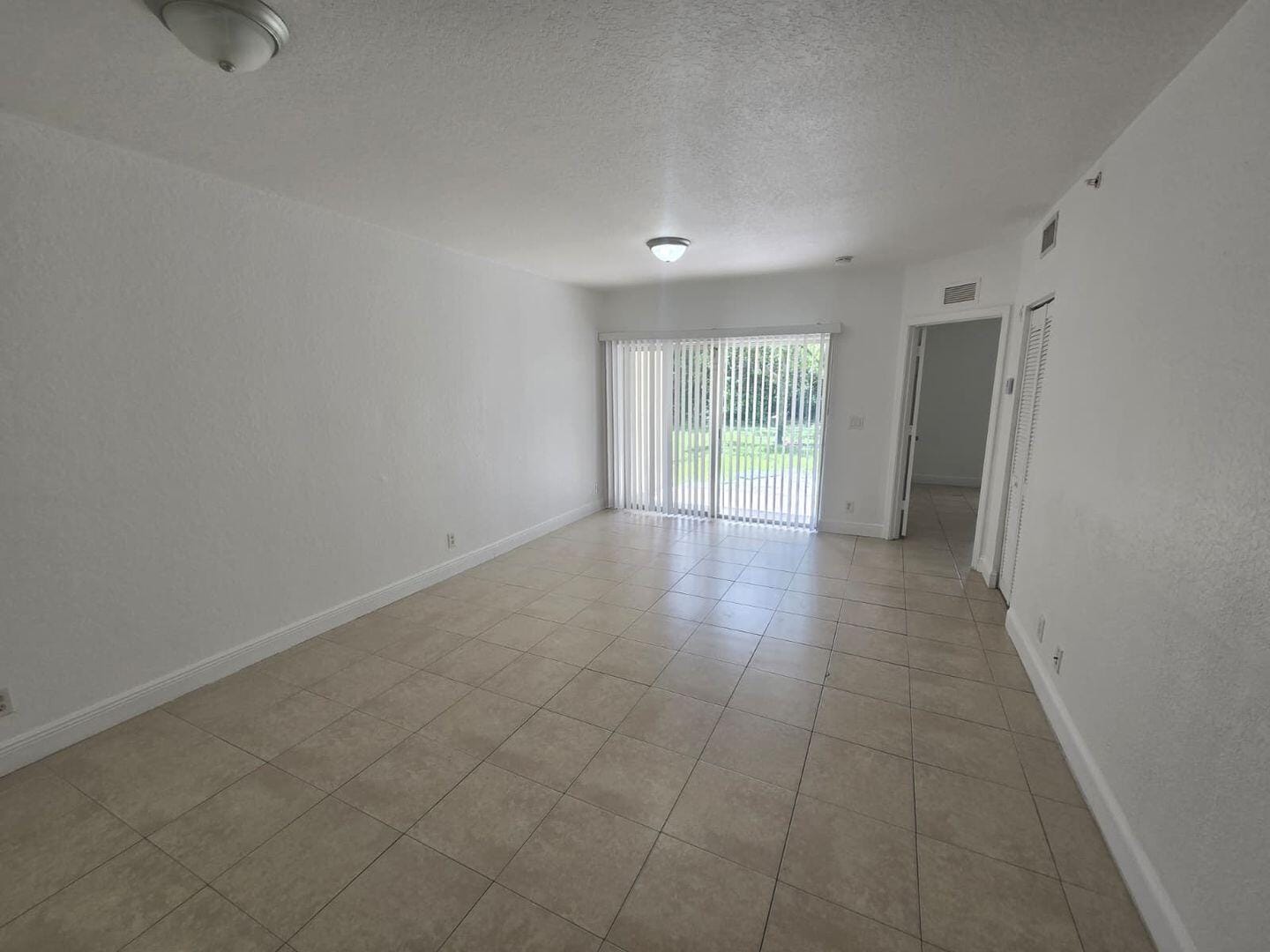 1161 Golden Lakes Boulevard 1315 — photo 2