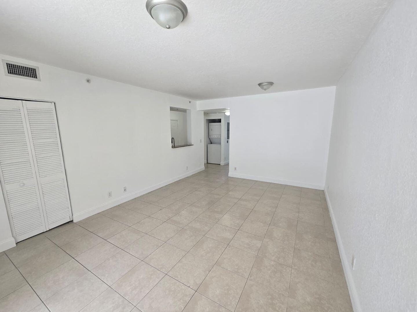 1161 Golden Lakes Boulevard 1315 — photo 3