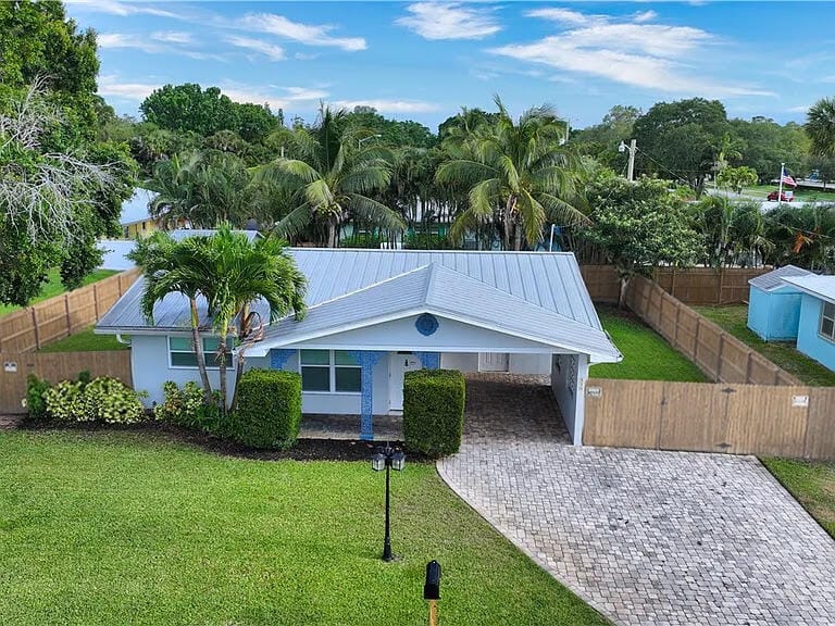 555 20th Street, Vero Beach, FL 32960