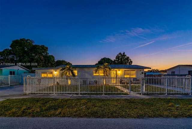 19542 SW 120th Avenue, Miami, FL 33177