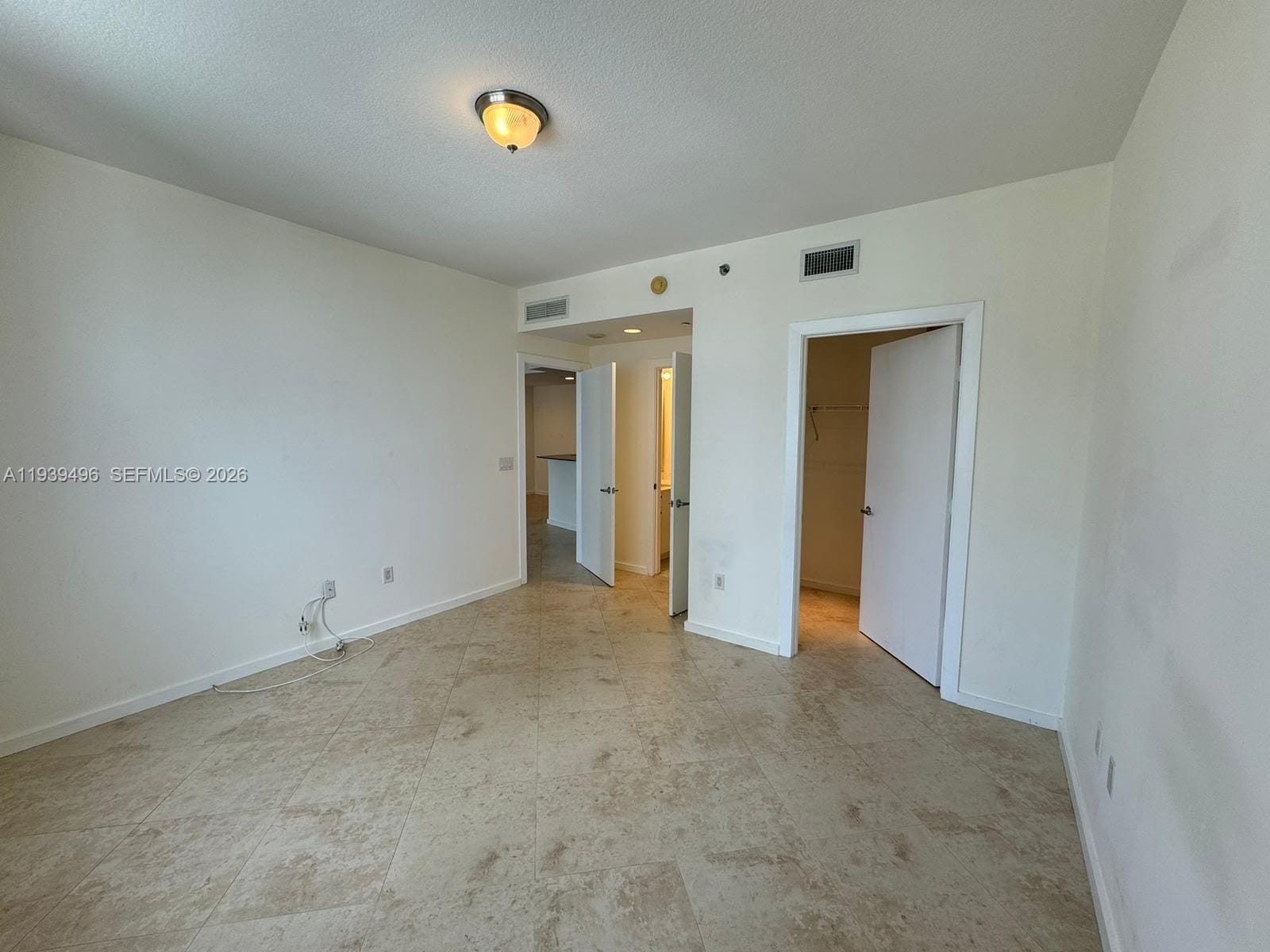 1060 Brickell Avenue 2603 — photo 6