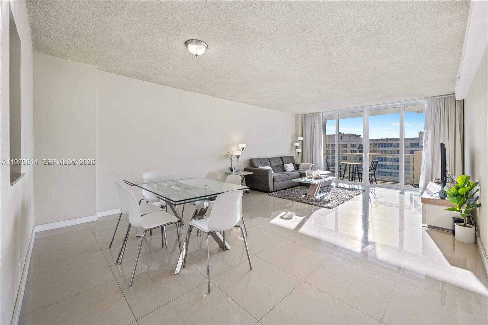 5601 Collins Avenue 1618 — photo 4