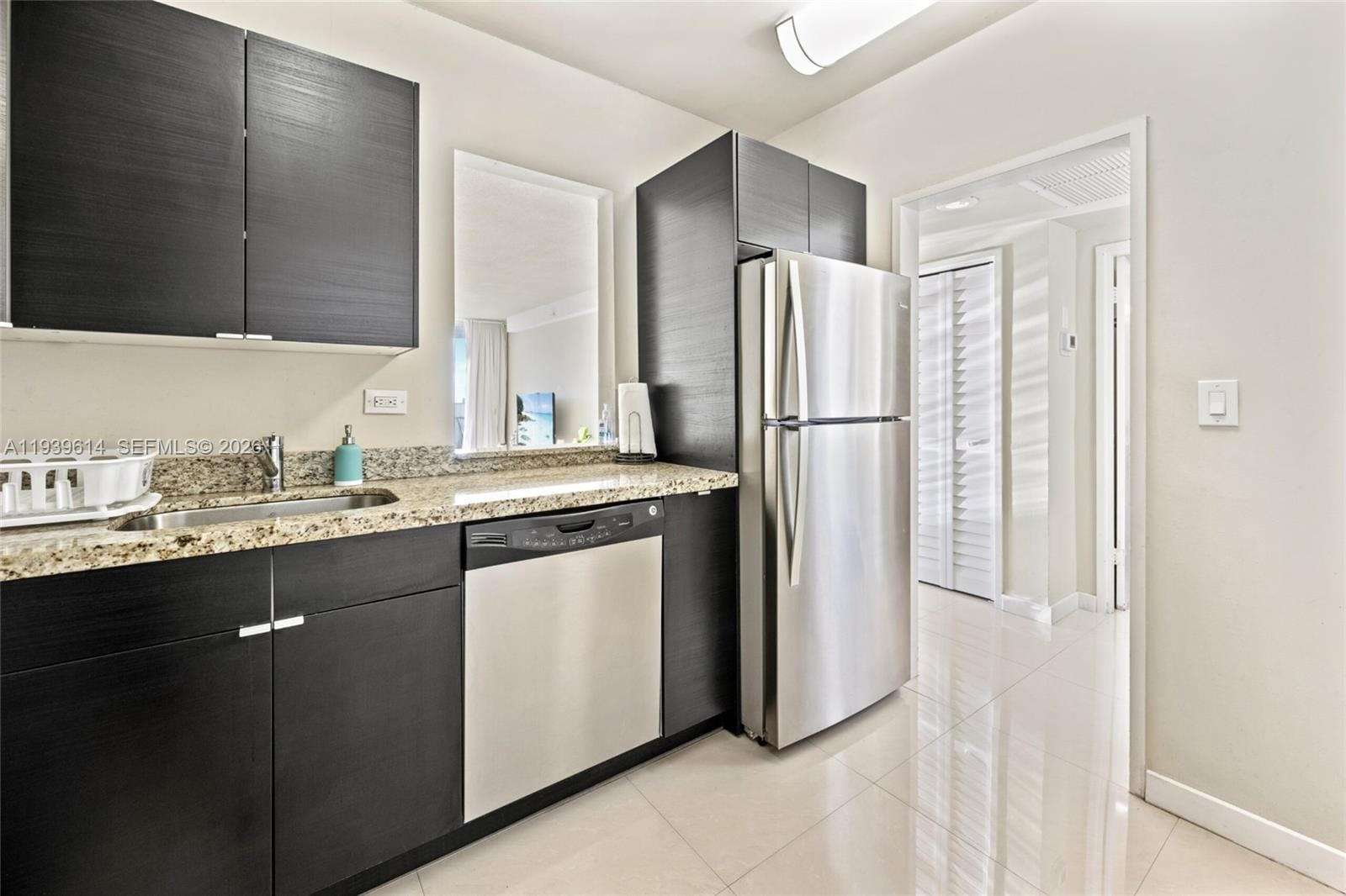 5601 Collins Avenue 1618 — photo 10
