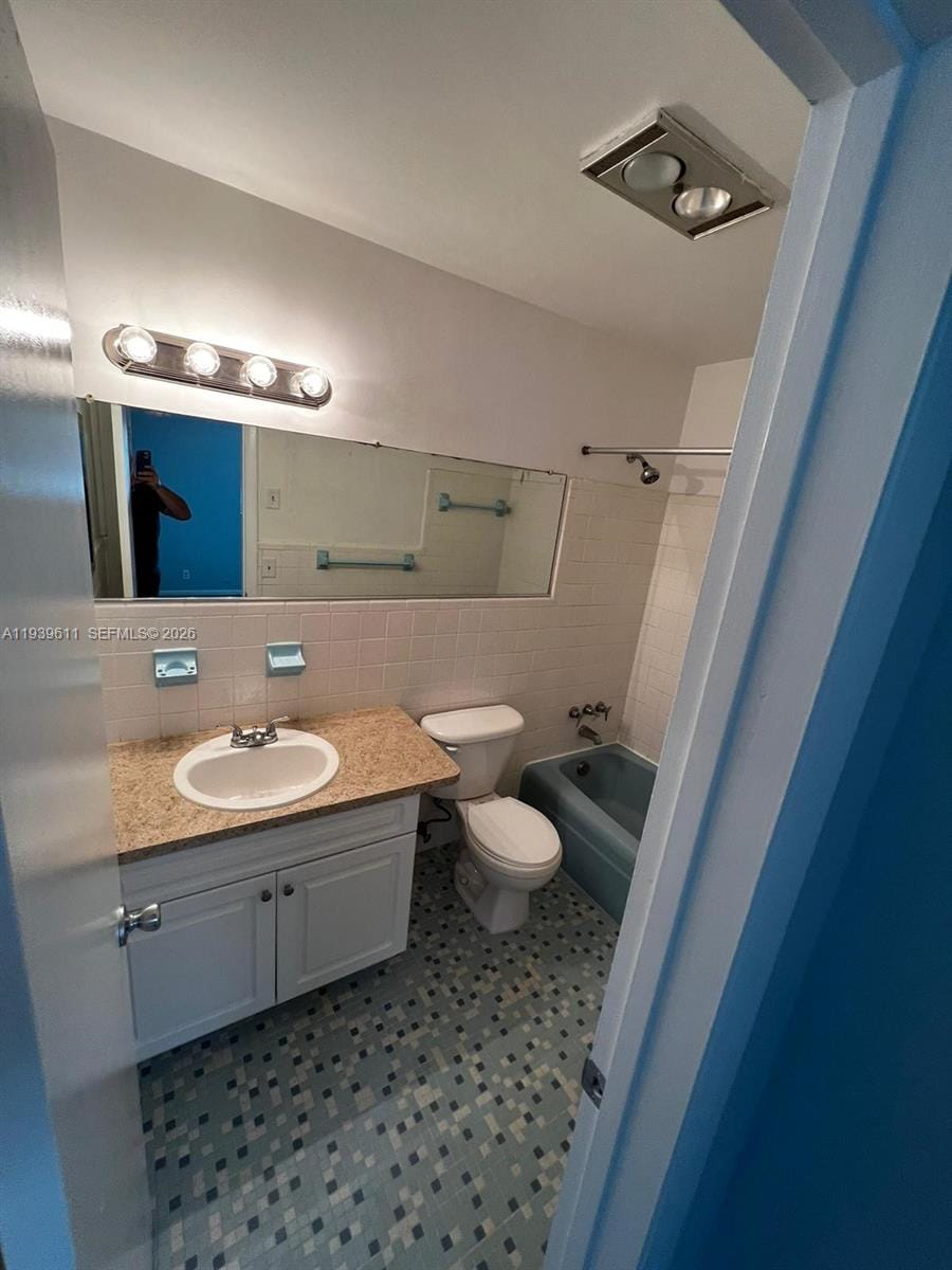 2701 NE 1st Street 203 — photo 11