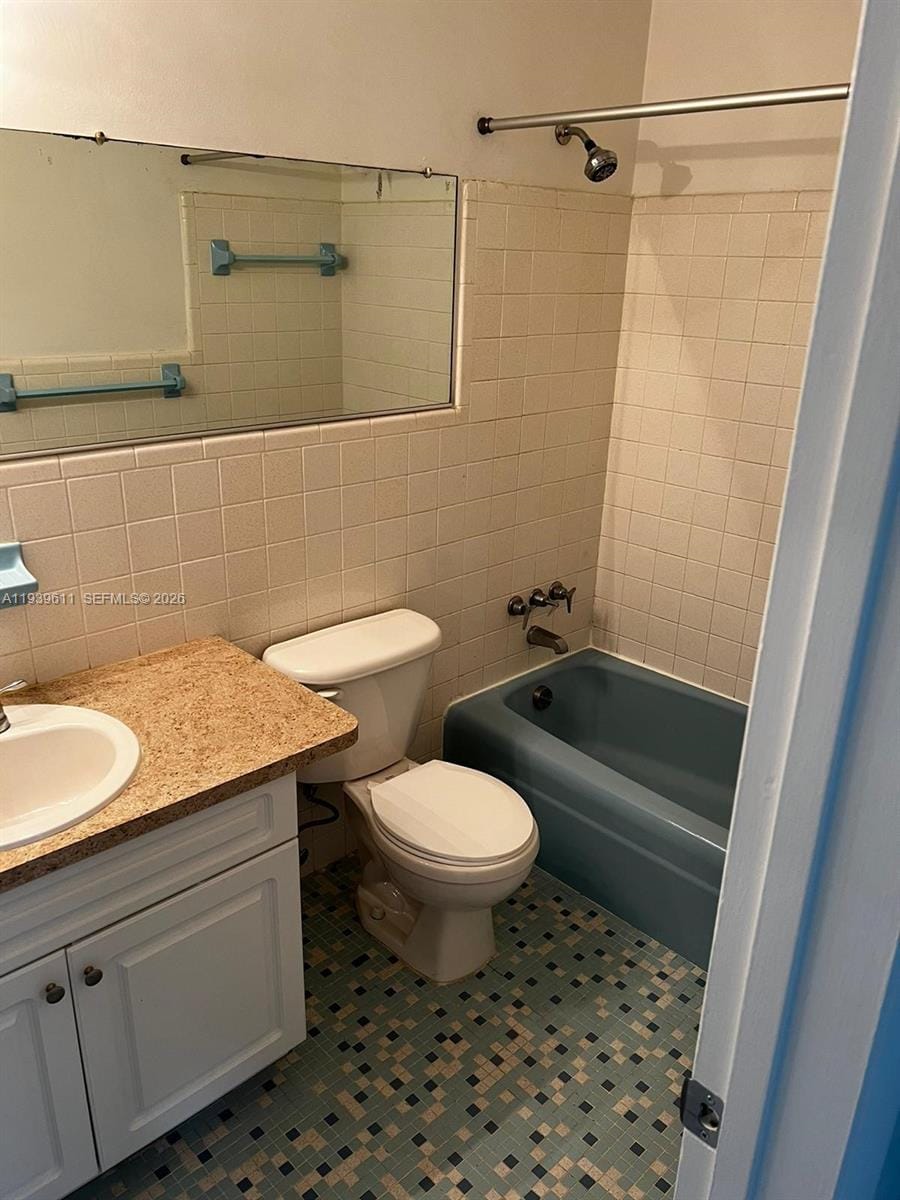 2701 NE 1st Street 203 — photo 8