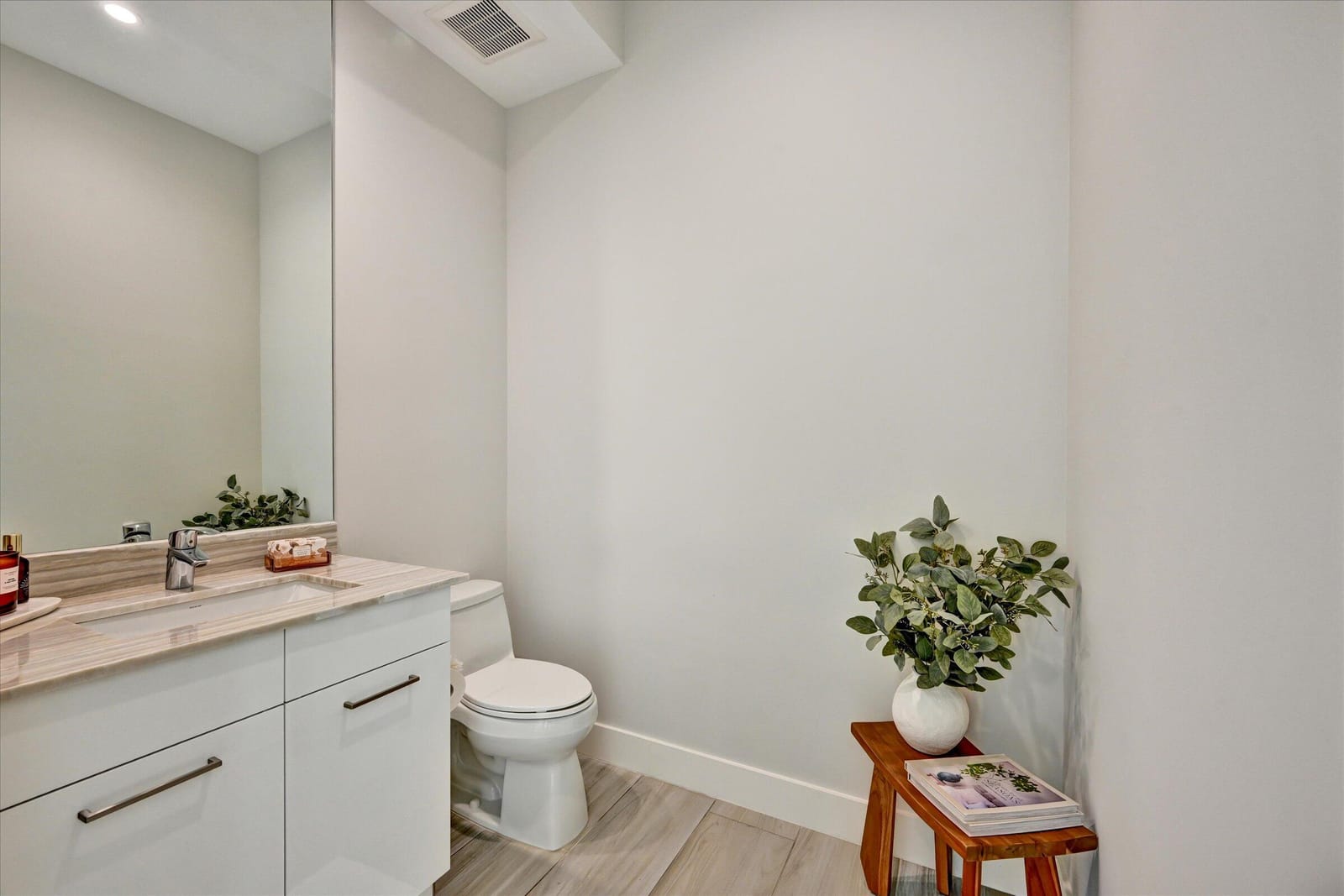 1711 NW 42nd Drive — photo 7