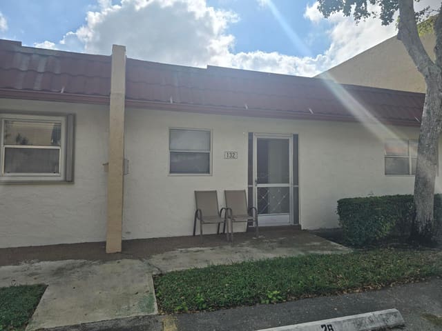 132 Lake Dora Drive, West Palm Beach, FL 33411