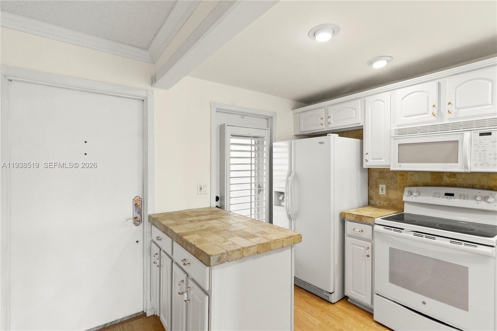 455 Paradise Isle Boulevard 402 — photo 3