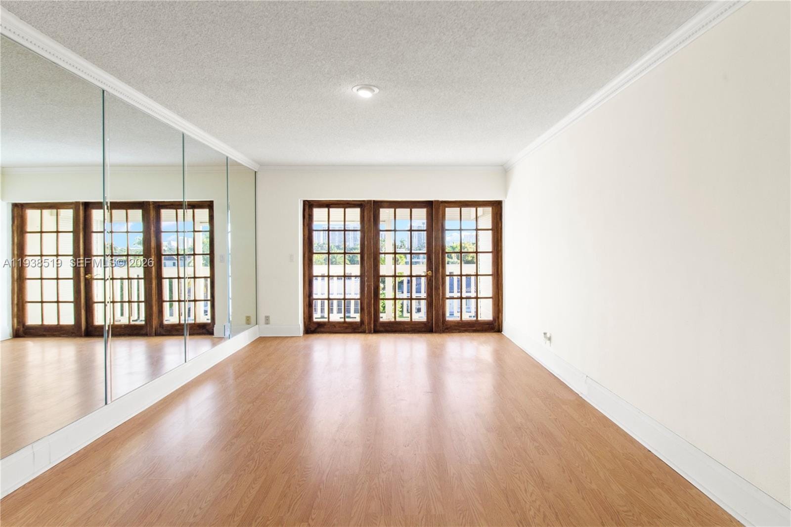 455 Paradise Isle Boulevard 402 — photo 7