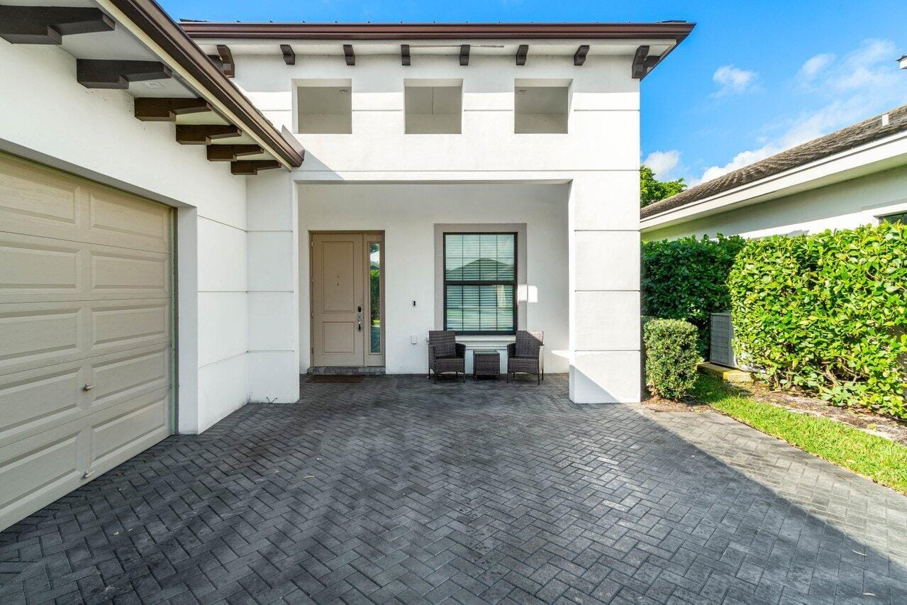 2928 Gin Berry Way, West Palm Beach, FL 33401 photo 4
