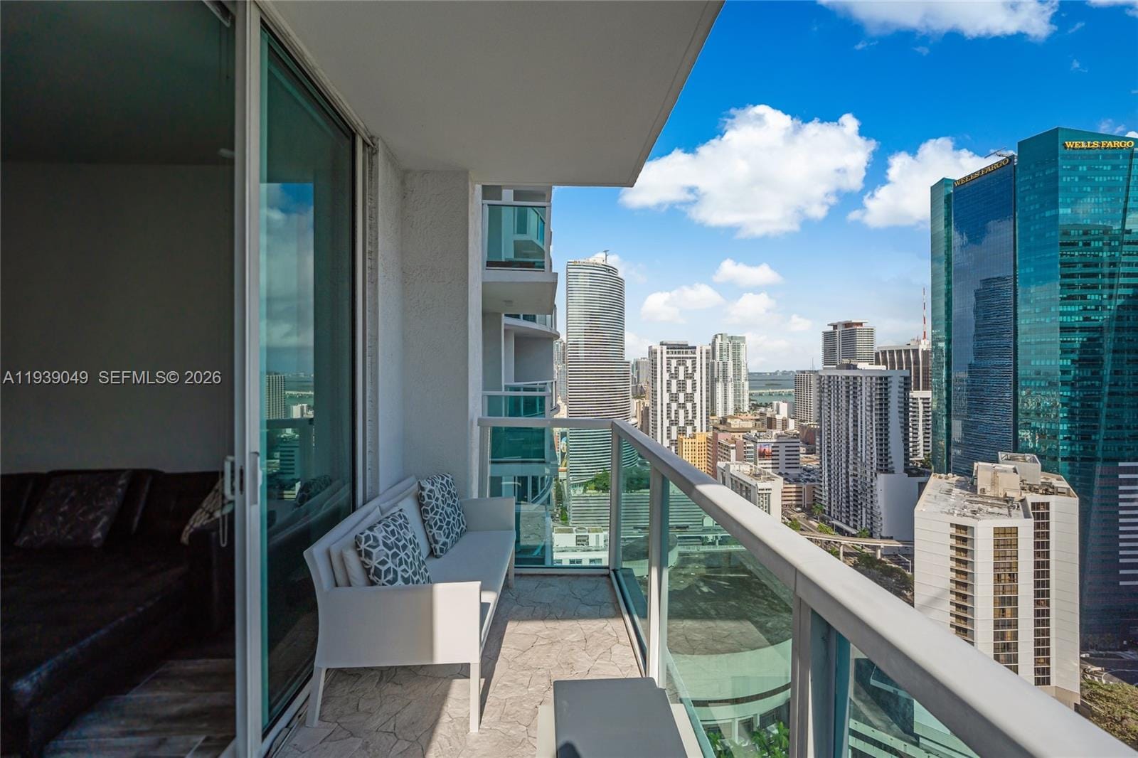 31 SE 5th Street 3918, Miami, FL 33131 photo 15