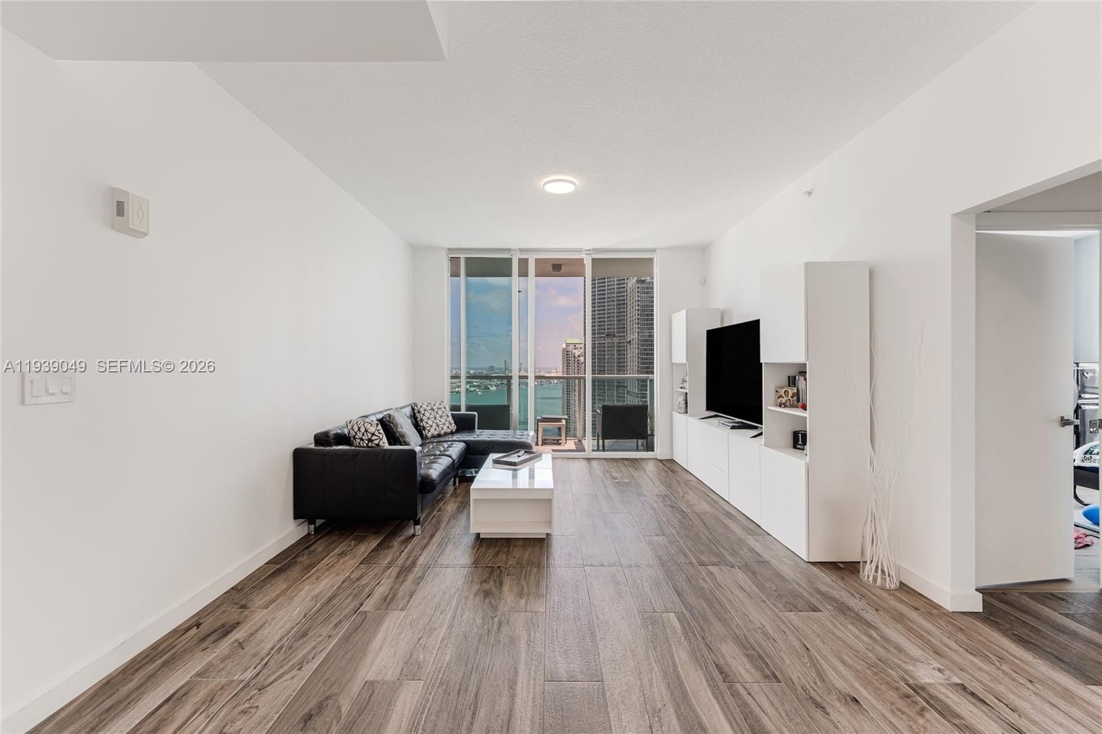 31 SE 5th Street 3918 — photo 6