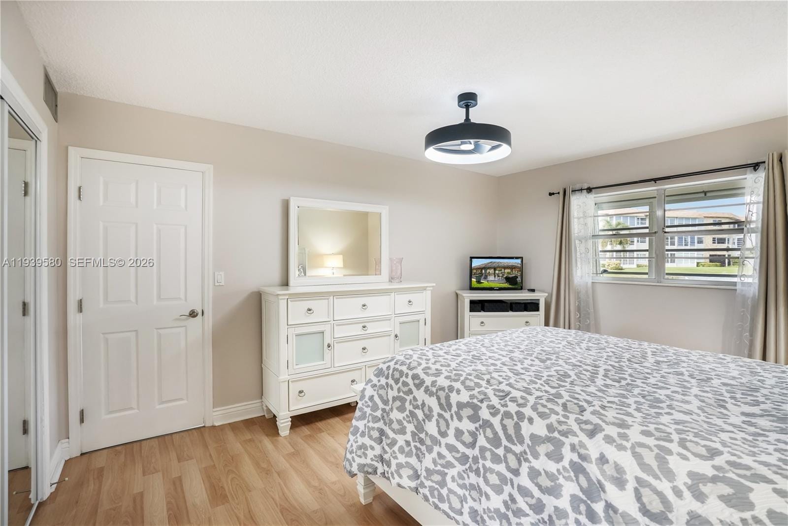 4801 NW 34th Street 406, Lauderdale Lakes, FL 33319 photo 13