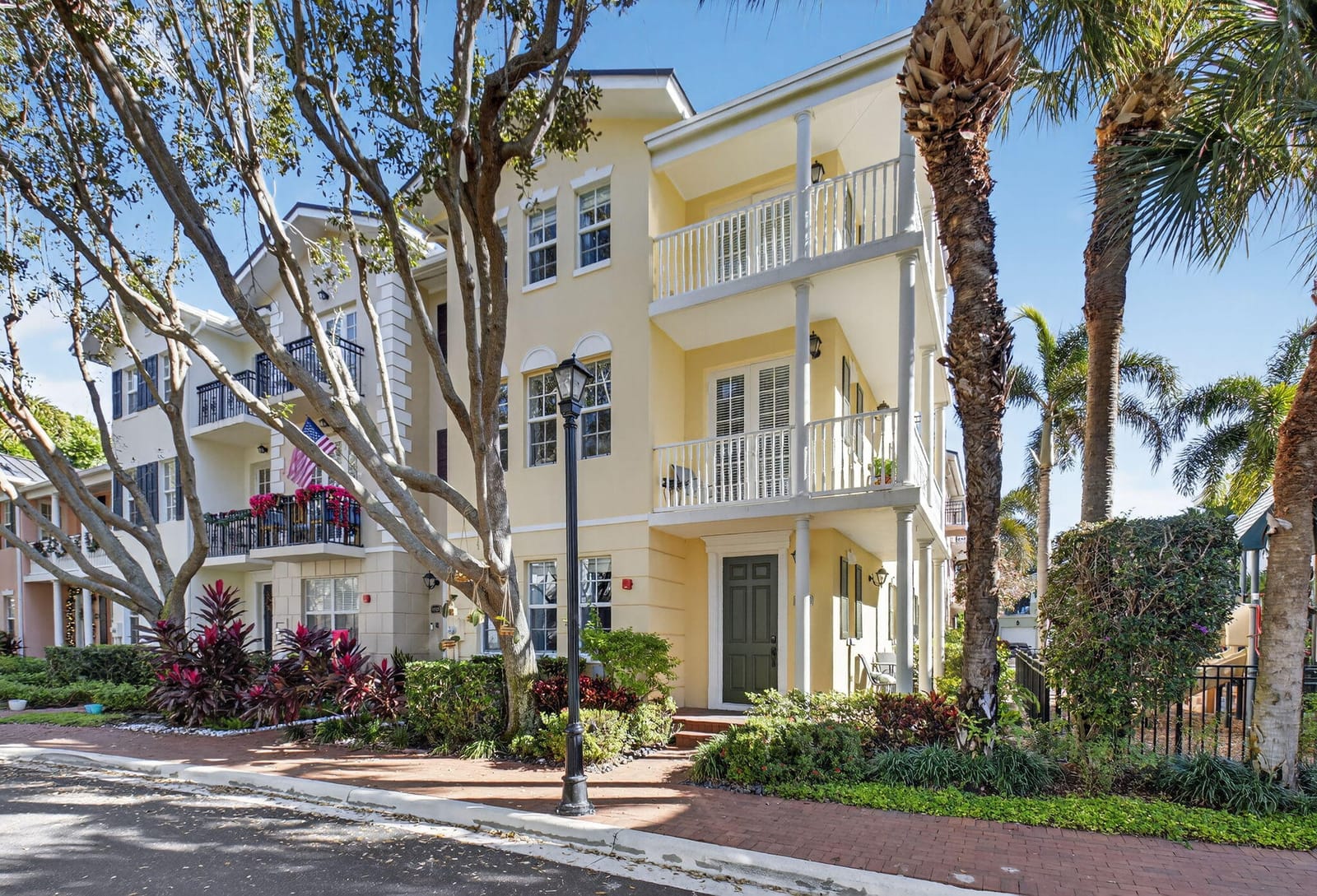 1037 W Heritage Club Circle, Delray Beach, FL 33483
