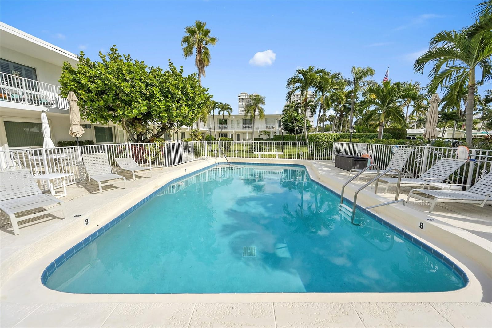 3215 SE 10th Street 102, Pompano Beach, FL 33062