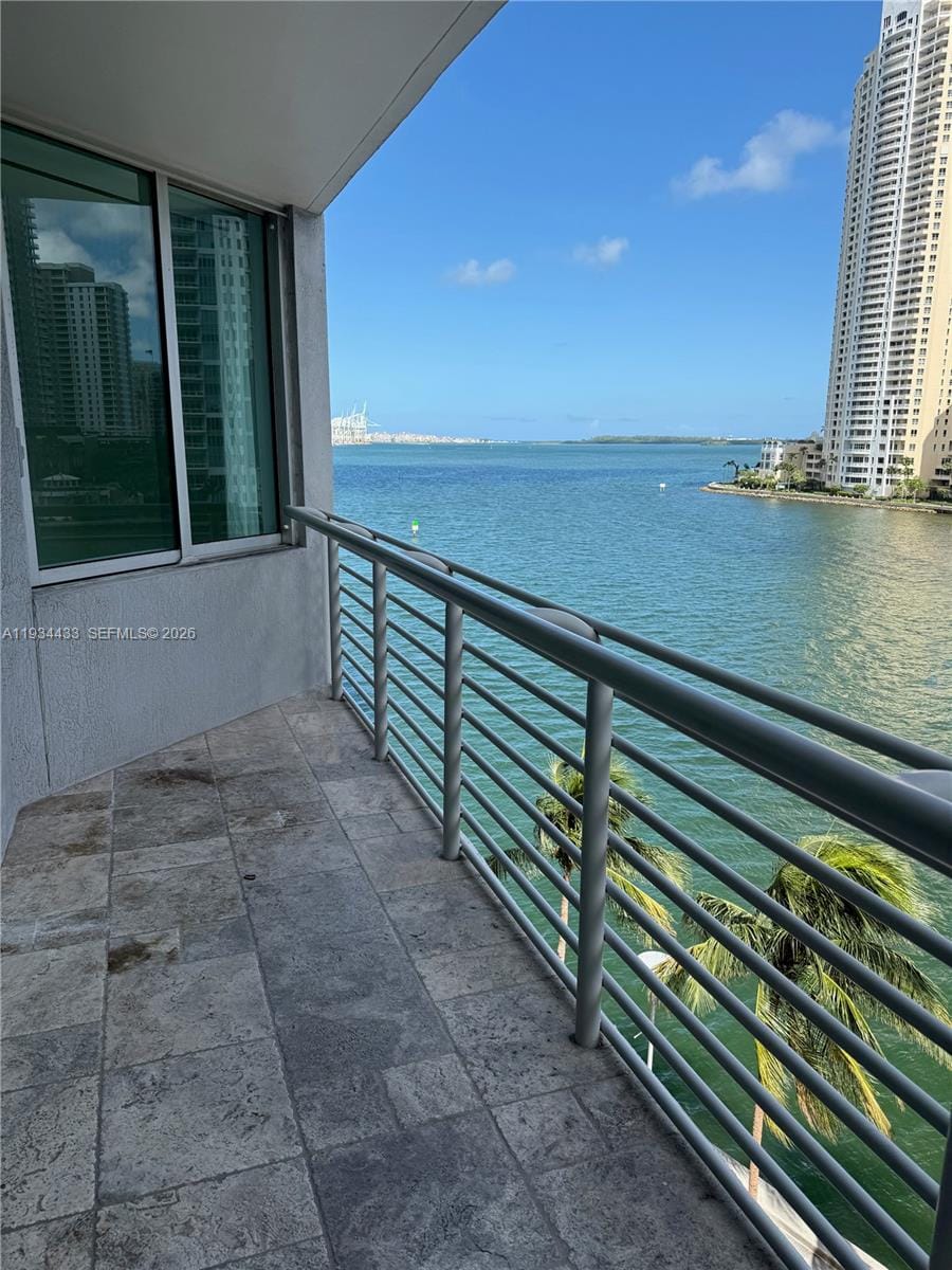 325 S Biscayne Boulevard 621, Miami, FL 33131 photo 2