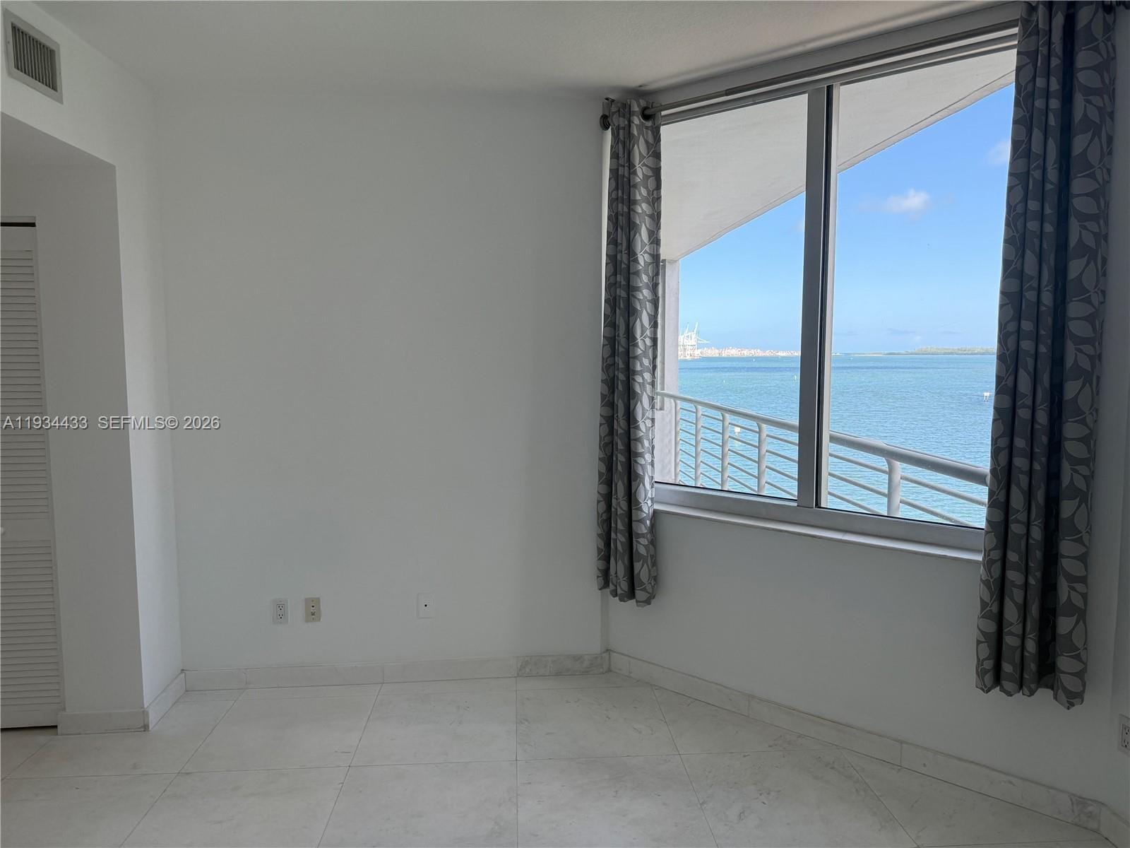 325 S Biscayne Boulevard 621, Miami, FL 33131 photo 13