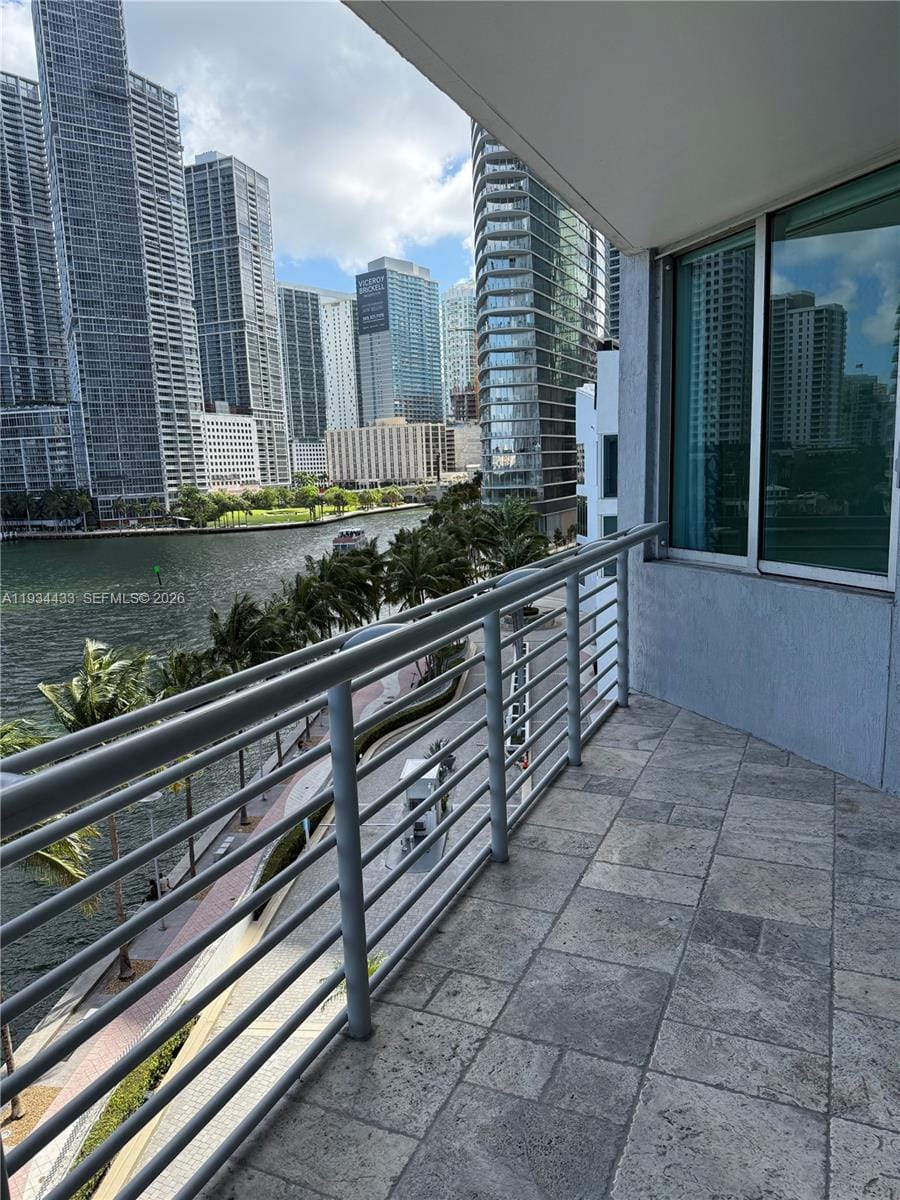 325 S Biscayne Boulevard 621, Miami, FL 33131 photo 3
