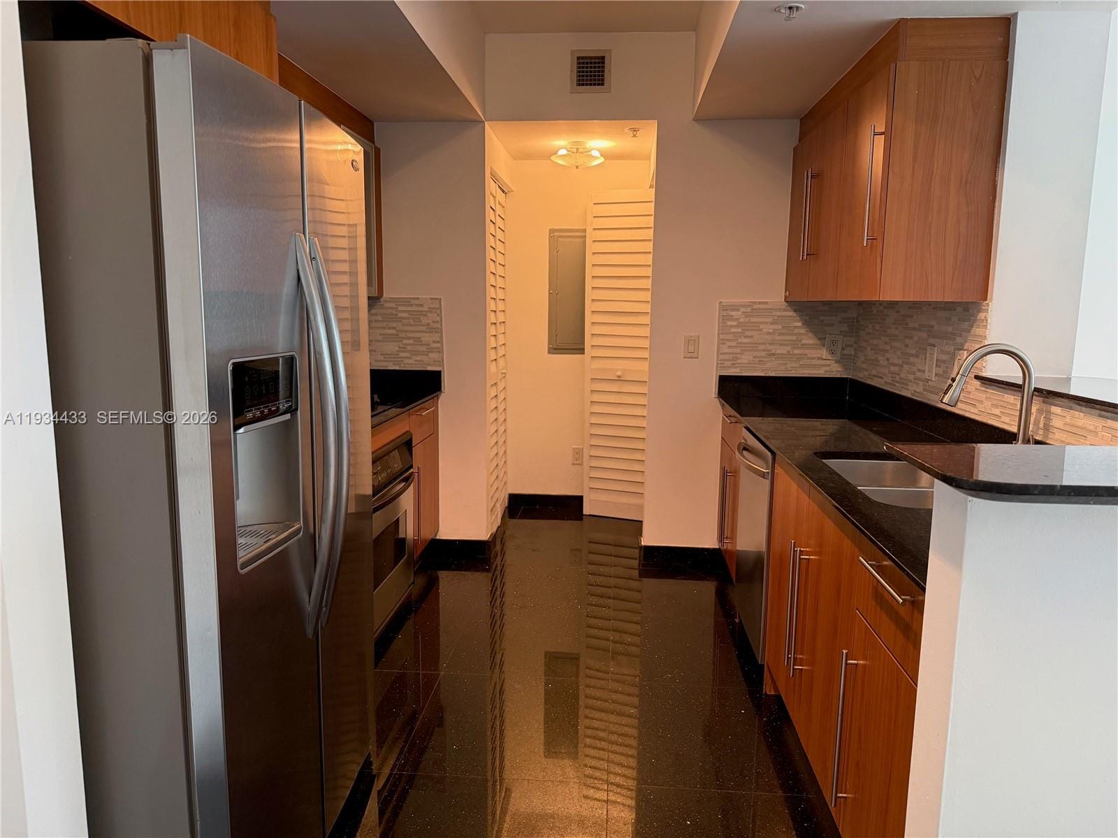 325 S Biscayne Boulevard 621, Miami, FL 33131 photo 5