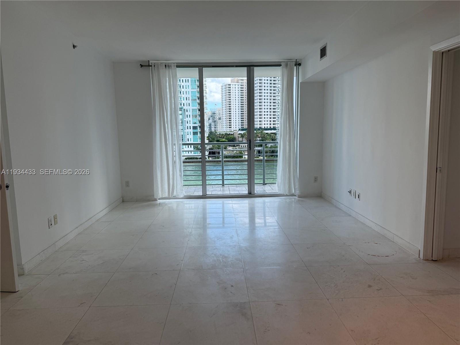 325 S Biscayne Boulevard 621, Miami, FL 33131 photo 9