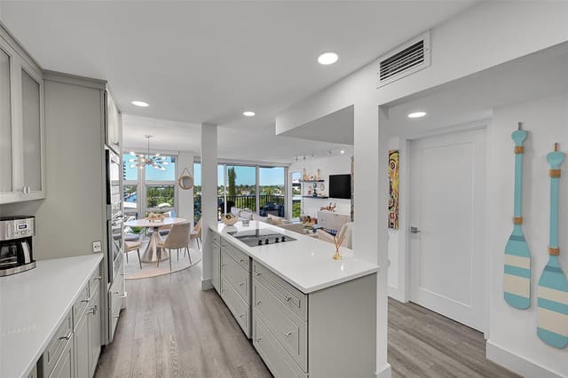 531 N Ocean Boulevard 601, sold in Silver Thatch, Pompano Beach, FL