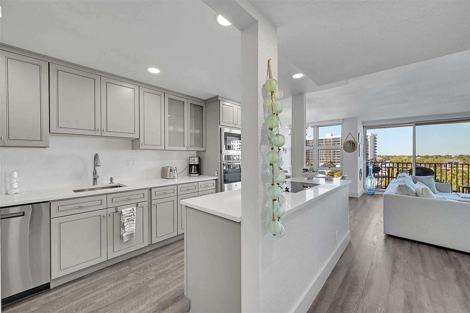 531 N Ocean Boulevard 601, Pompano Beach, FL 33062 photo 2