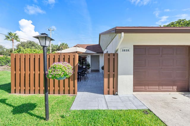 3839 Coco Loba Lane, sold in Oakwood Ii, Boynton Beach, FL